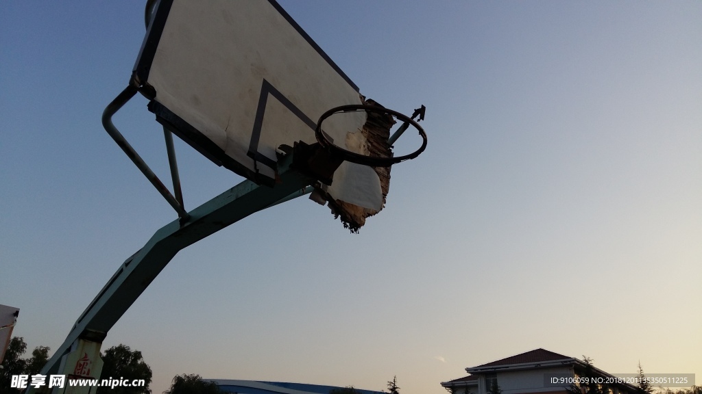 复古篮板 破旧篮球场
