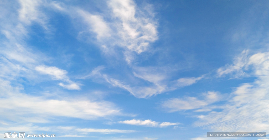 天空白云