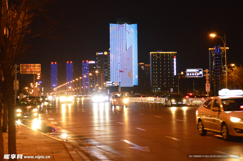 夜晚街景