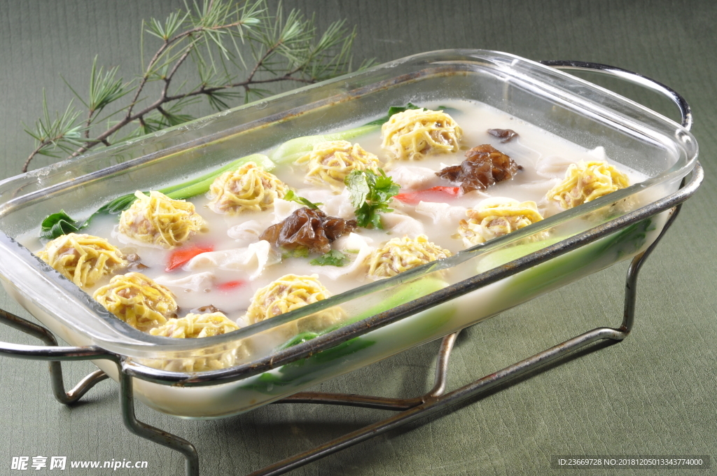 小狮头炖馄饨