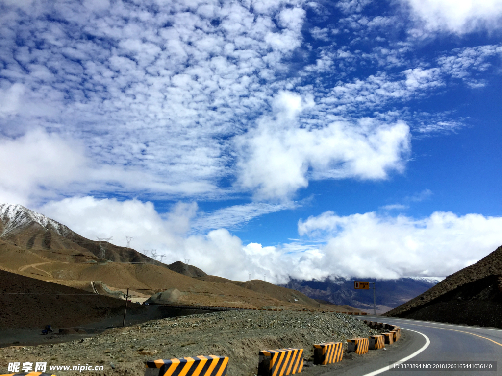 风景-蓝天白云公路