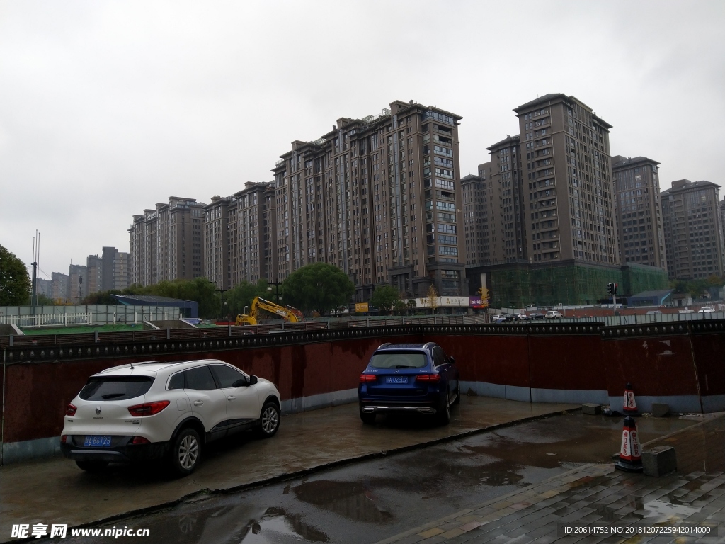 雨天的城市街道风景