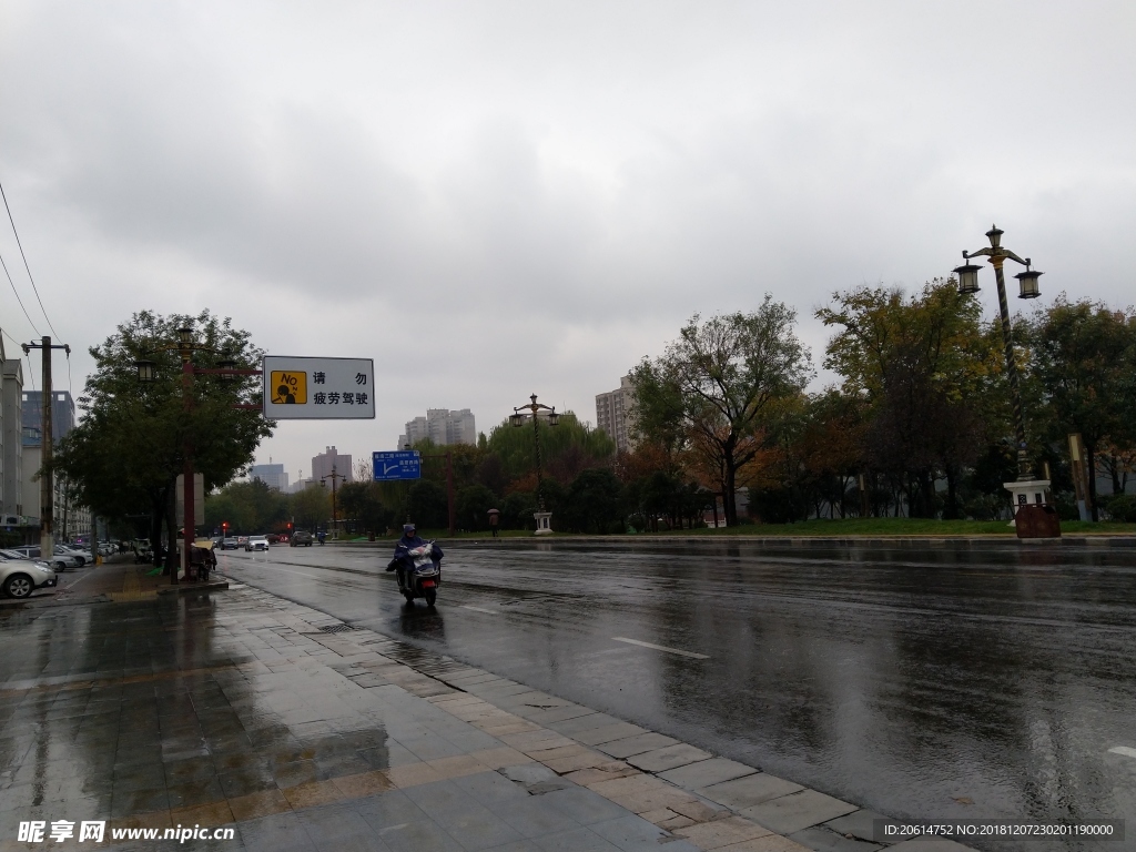 雨天的道路风景