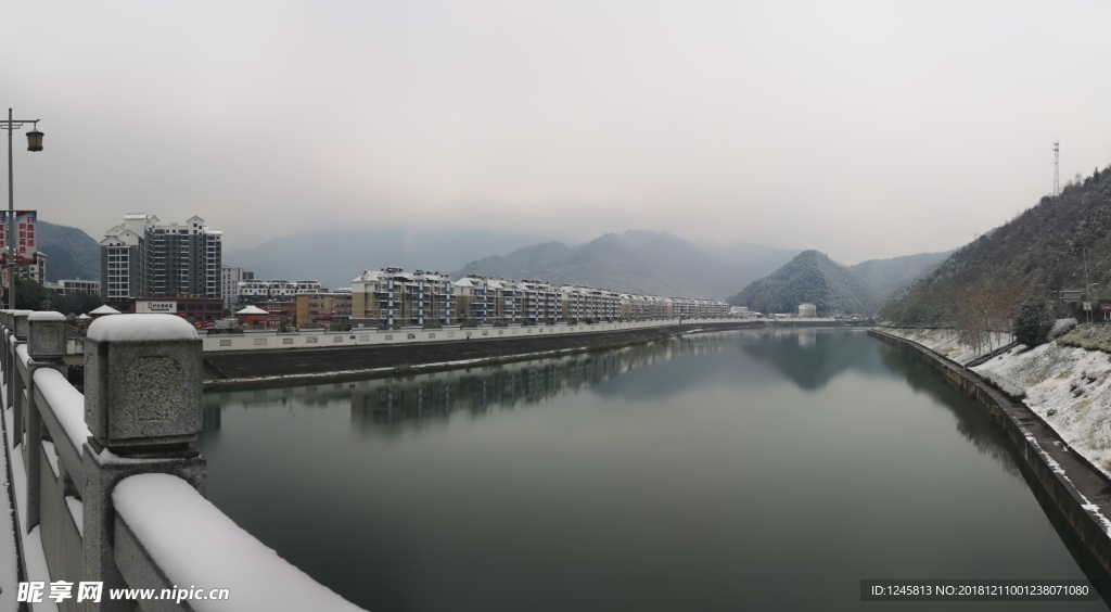 秋浦河雪景