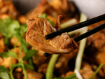 筷子夹肉