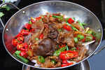 干锅带皮黄牛肉