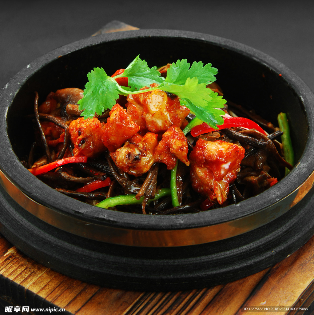 石锅茶树菇