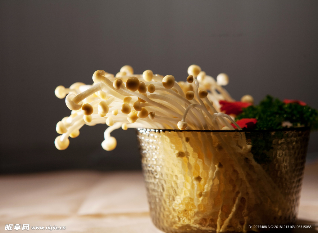 金针菇金针蘑