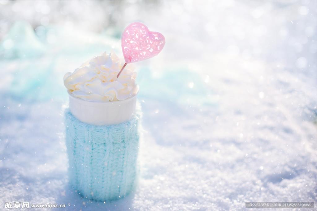 雪地里的冰激凌