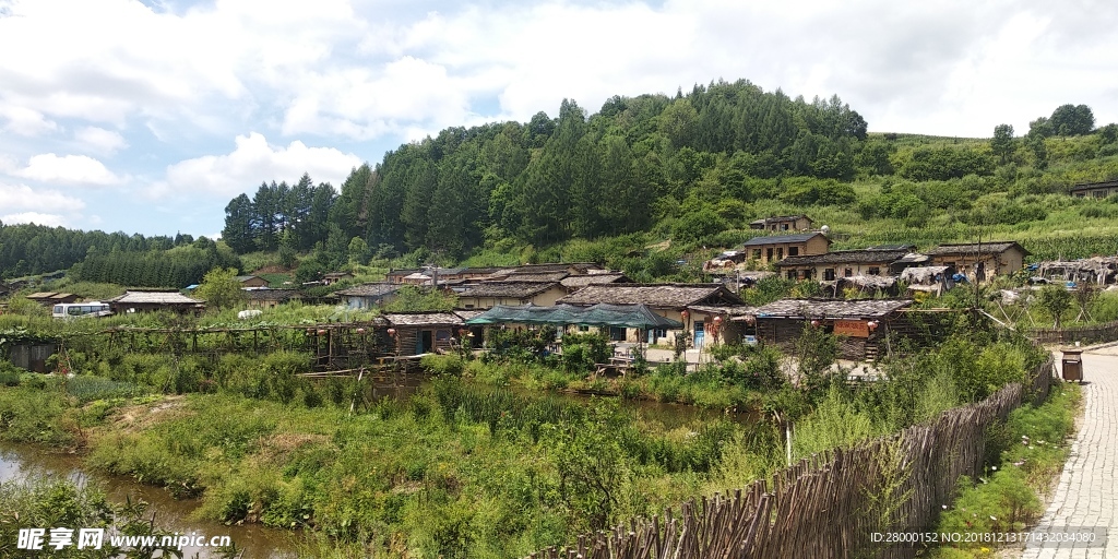 长白山锦江木屋村