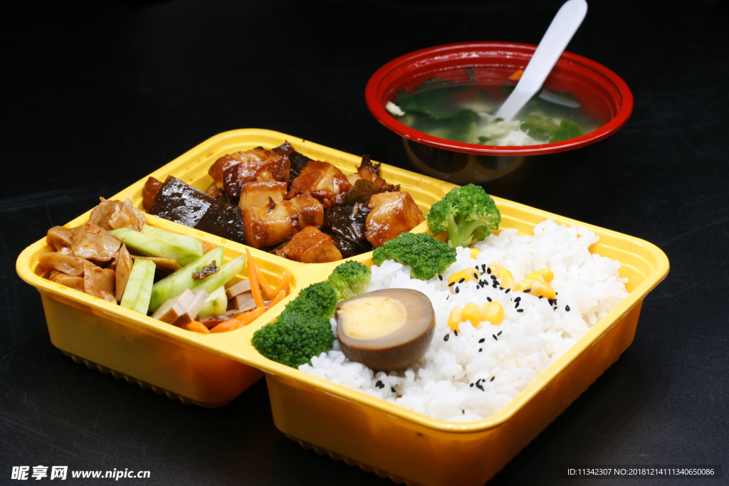 海带红烧肉饭