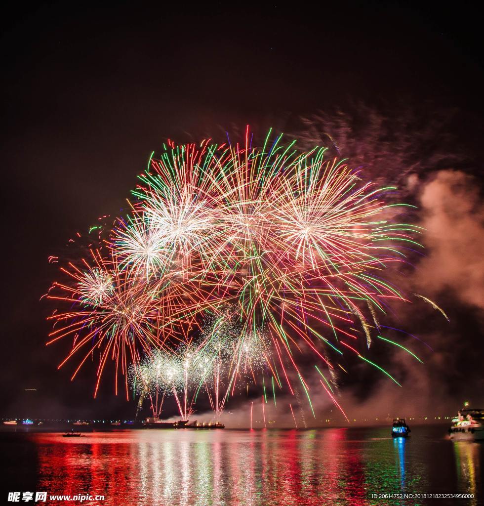 夜空美丽的烟花