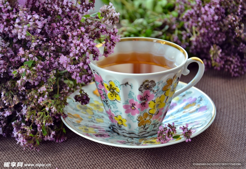 茶茶杯茶托食物