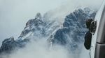 雪山雾风景