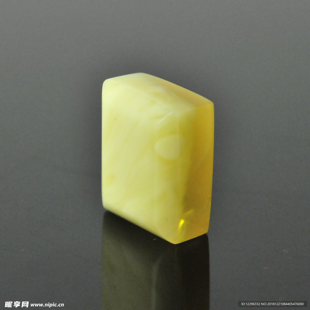 琥珀蜜蜡戒面
