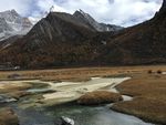 秋天山下