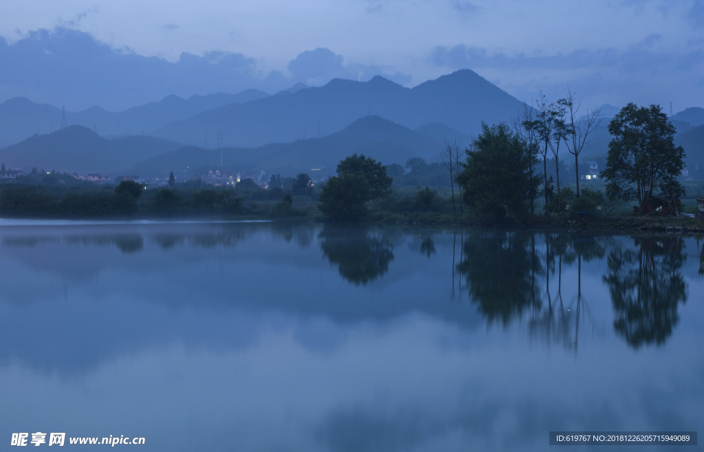 水墨山水