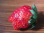 形状特别的草莓