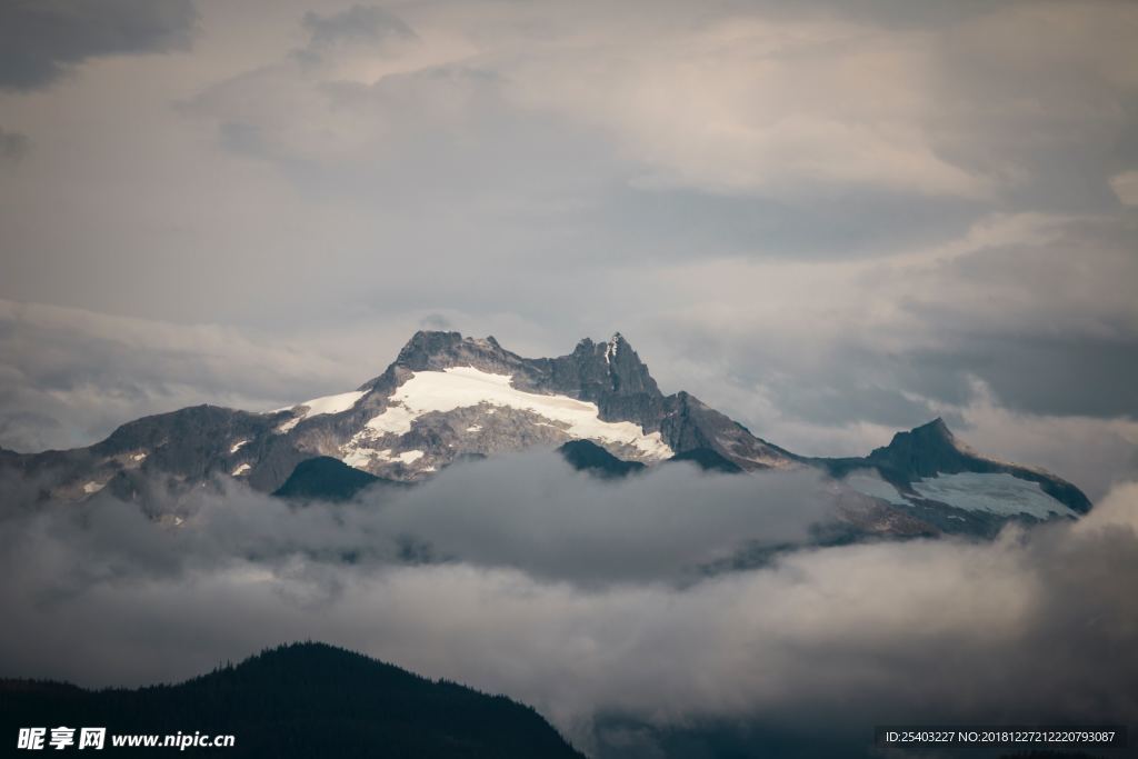雪山