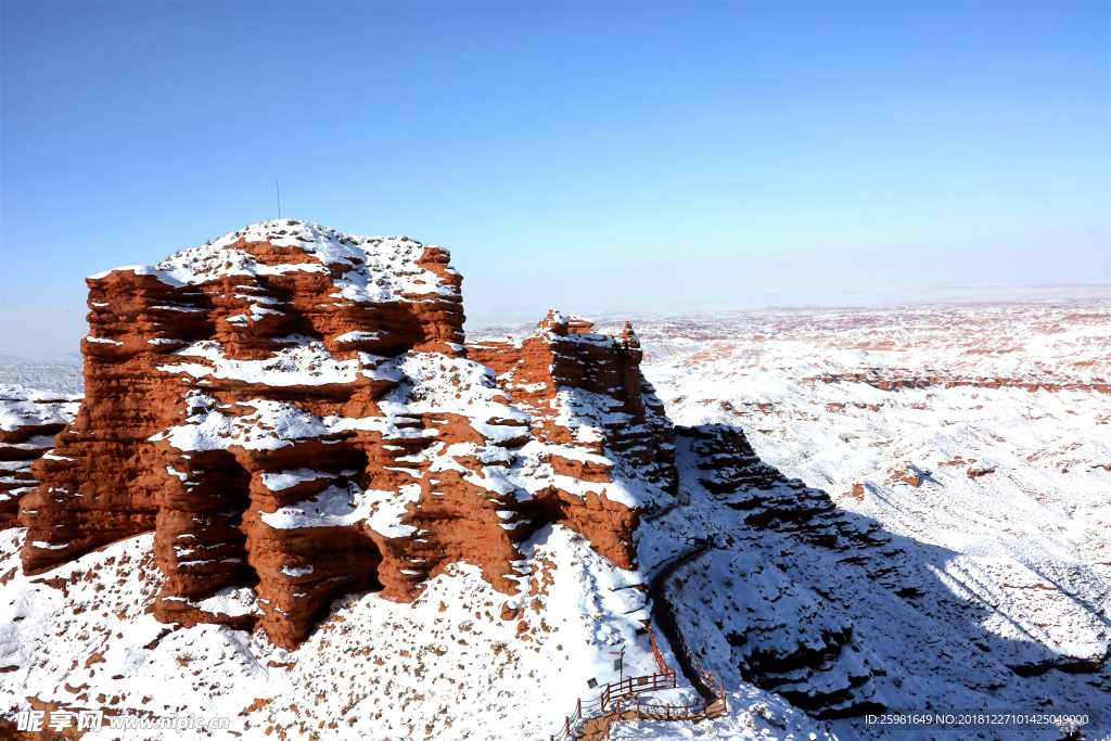 丹霞雪景
