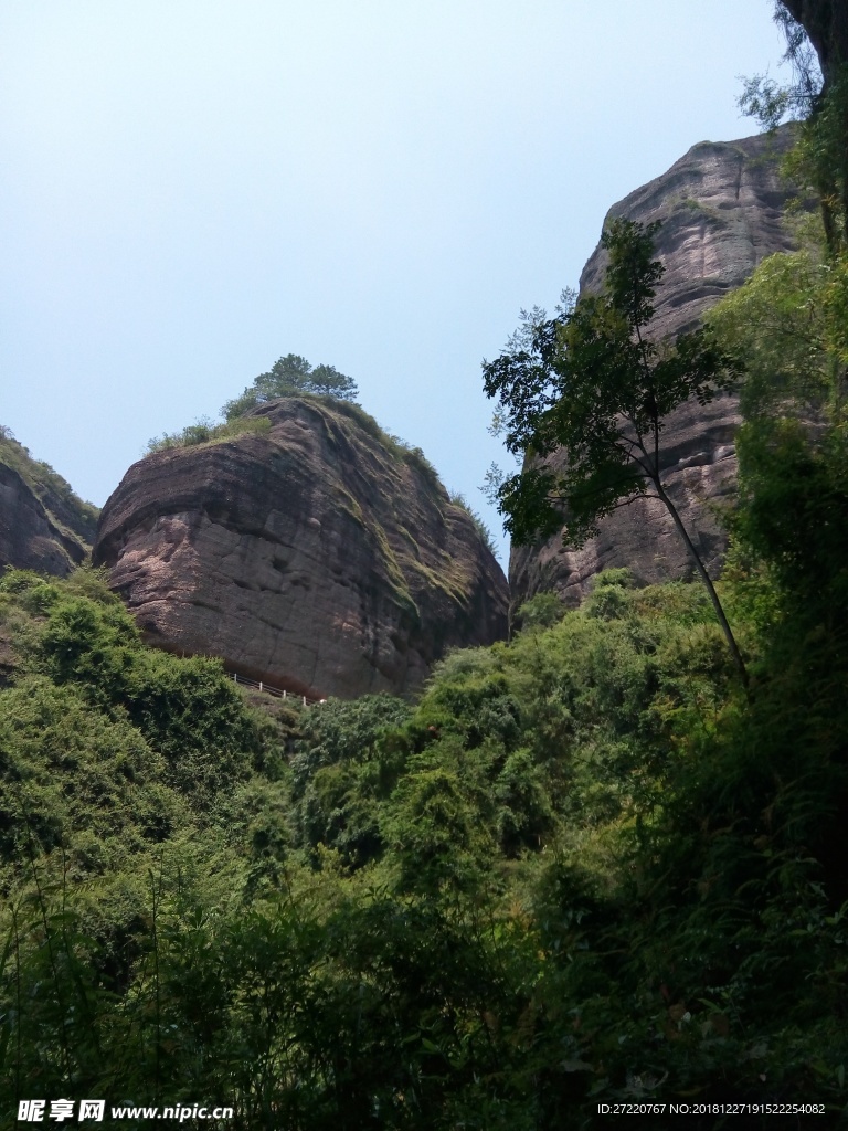 霍山观奇峰绝壁