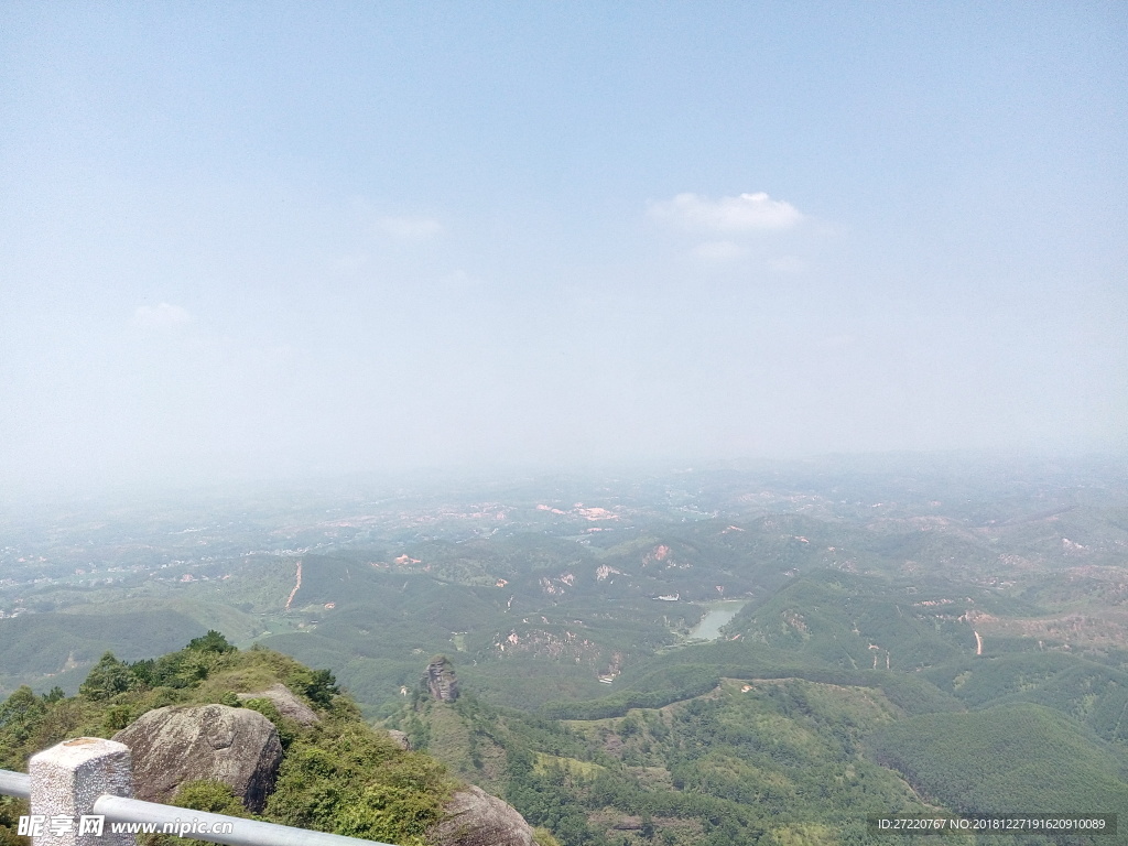 霍山顶看群山