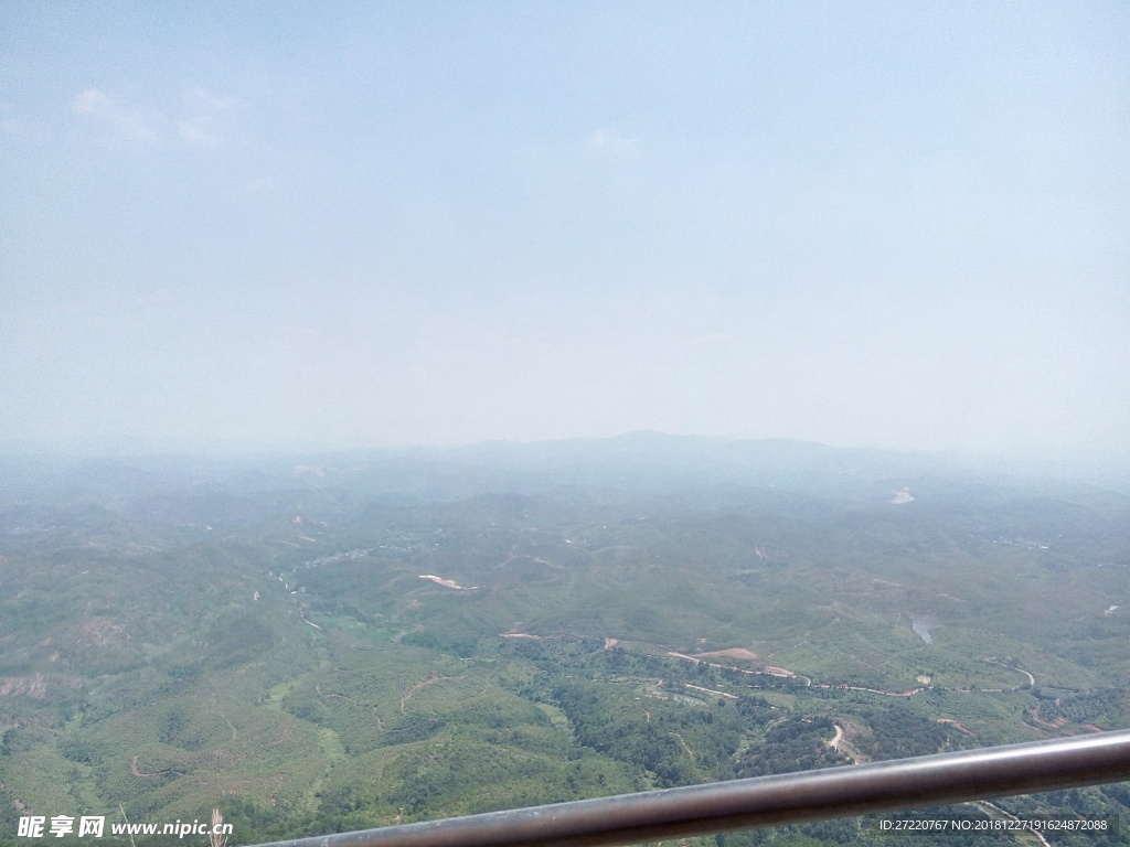 霍山顶看青山