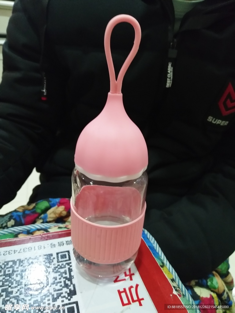 粉色杯子