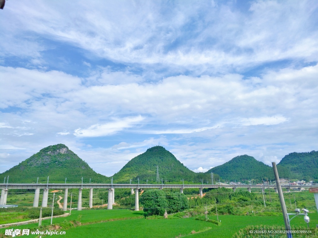 蓝天白云优美风景