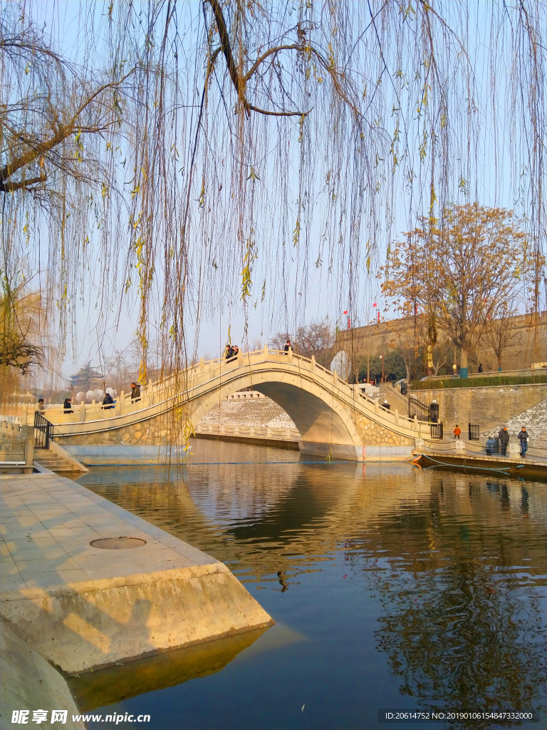 美丽的护城河风景