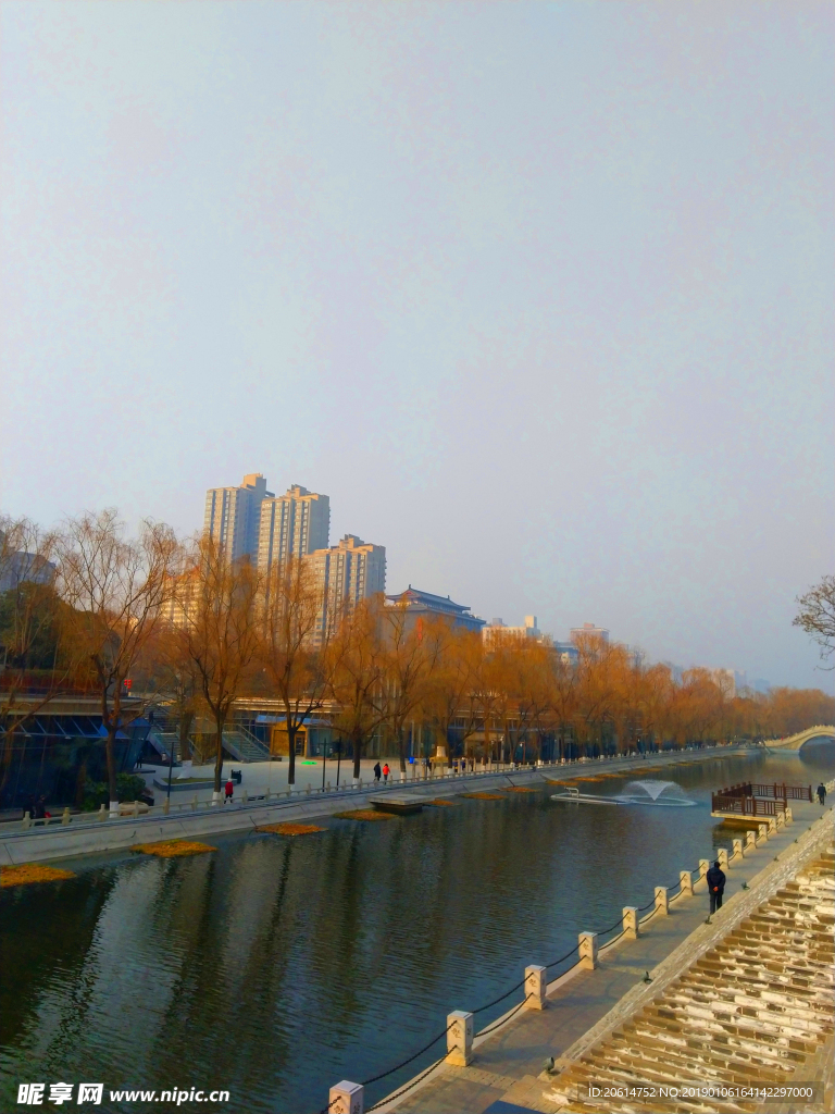 美丽的护城河风景