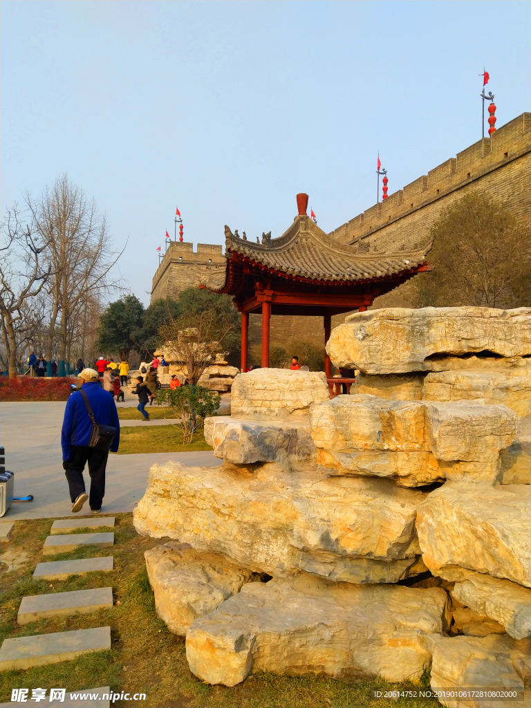 夕阳下的公园风景