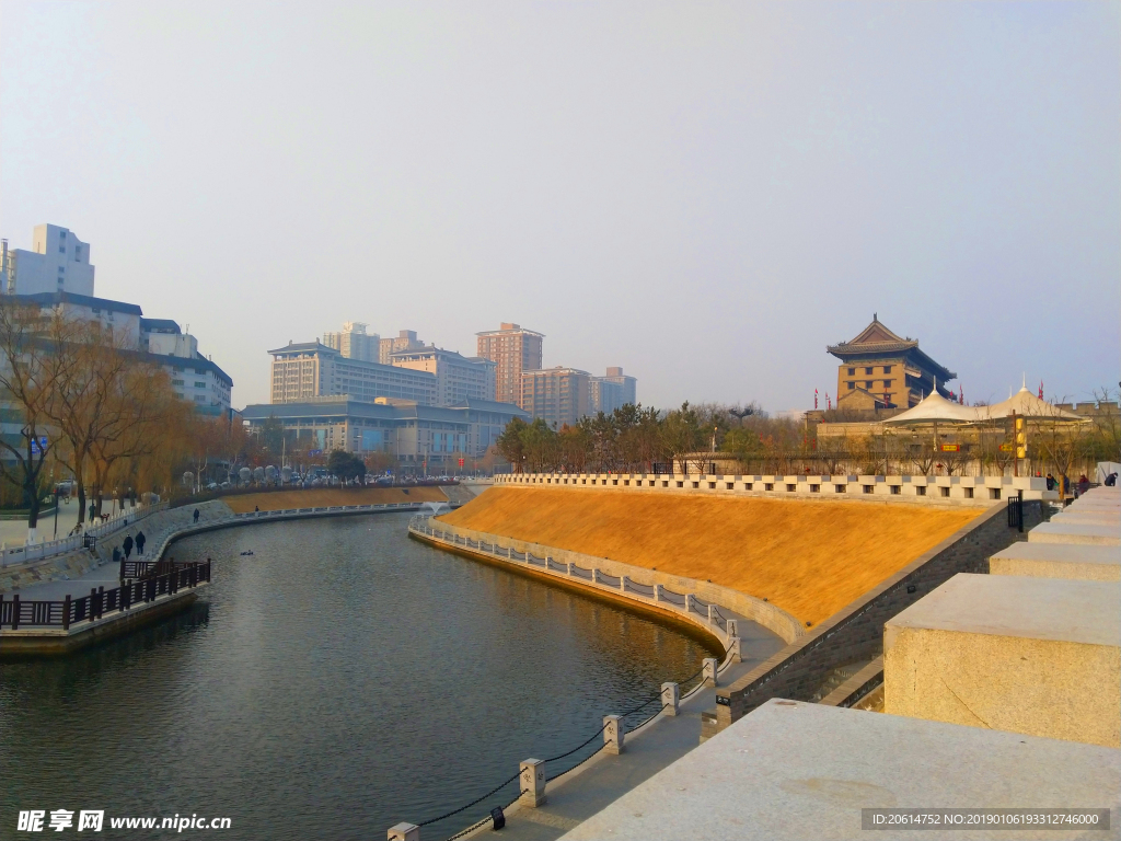 壮丽的护城河风景