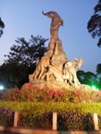 五羊石像