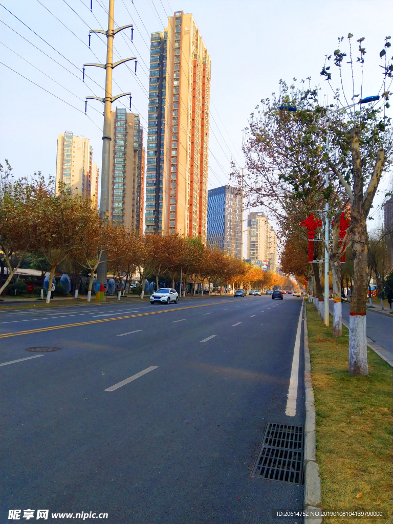 日暮下的城市风景
