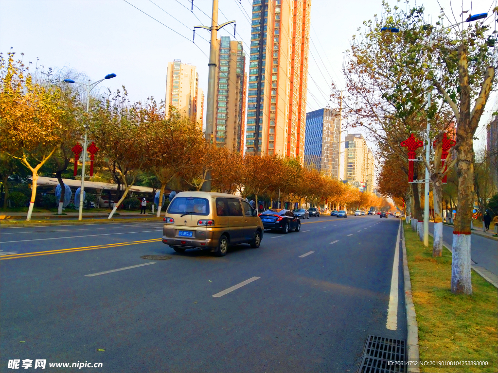 夕阳下的城市风景