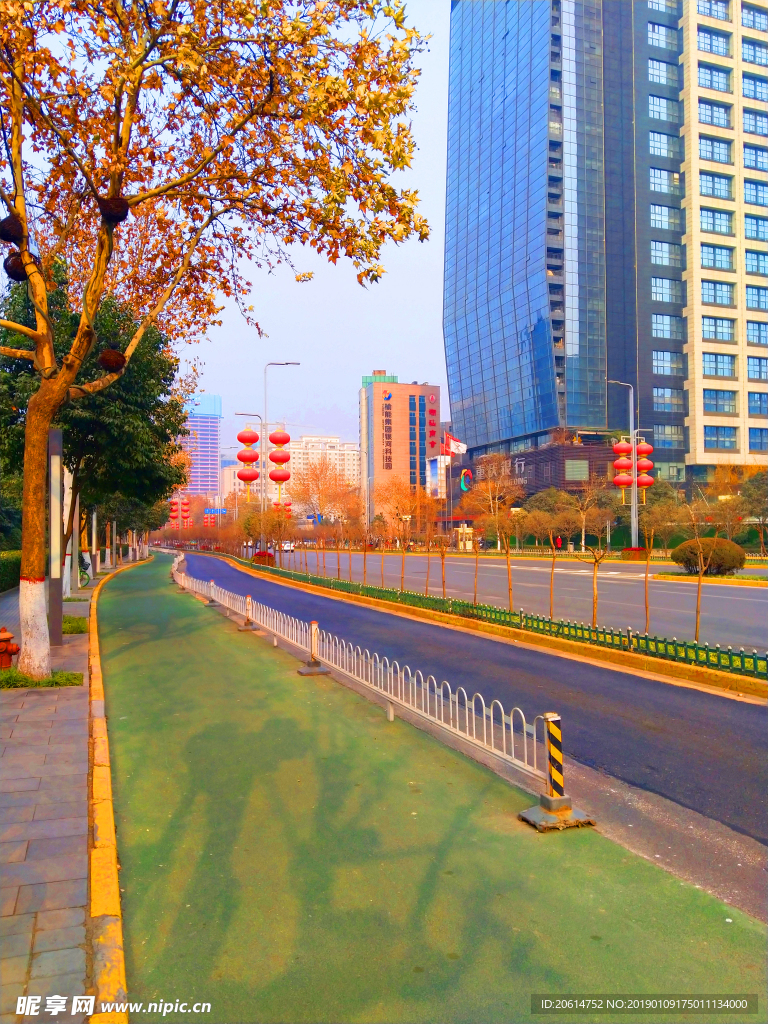 夕阳下的城市风景