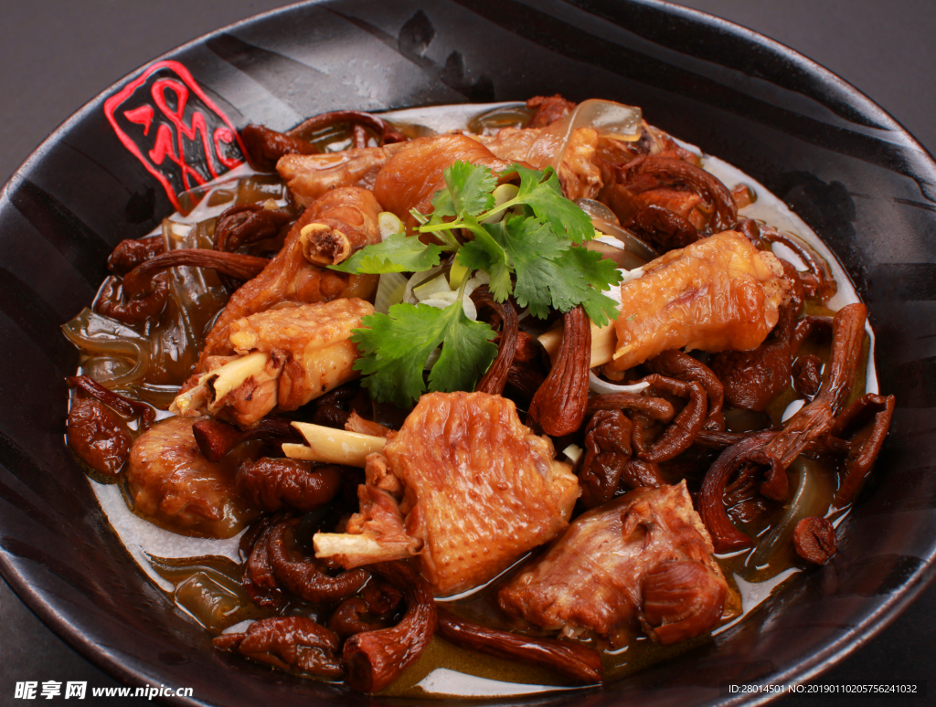 小鸡炖蘑菇