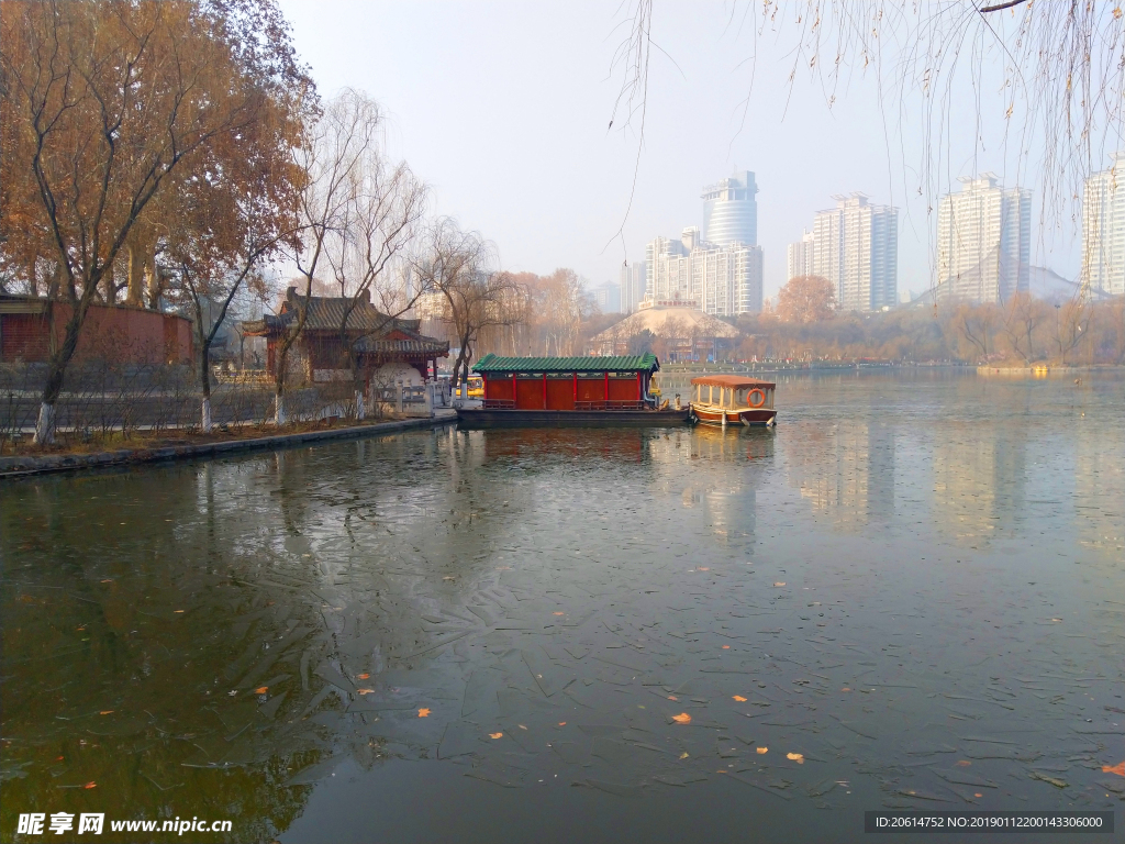 美丽的公园湖泊风景