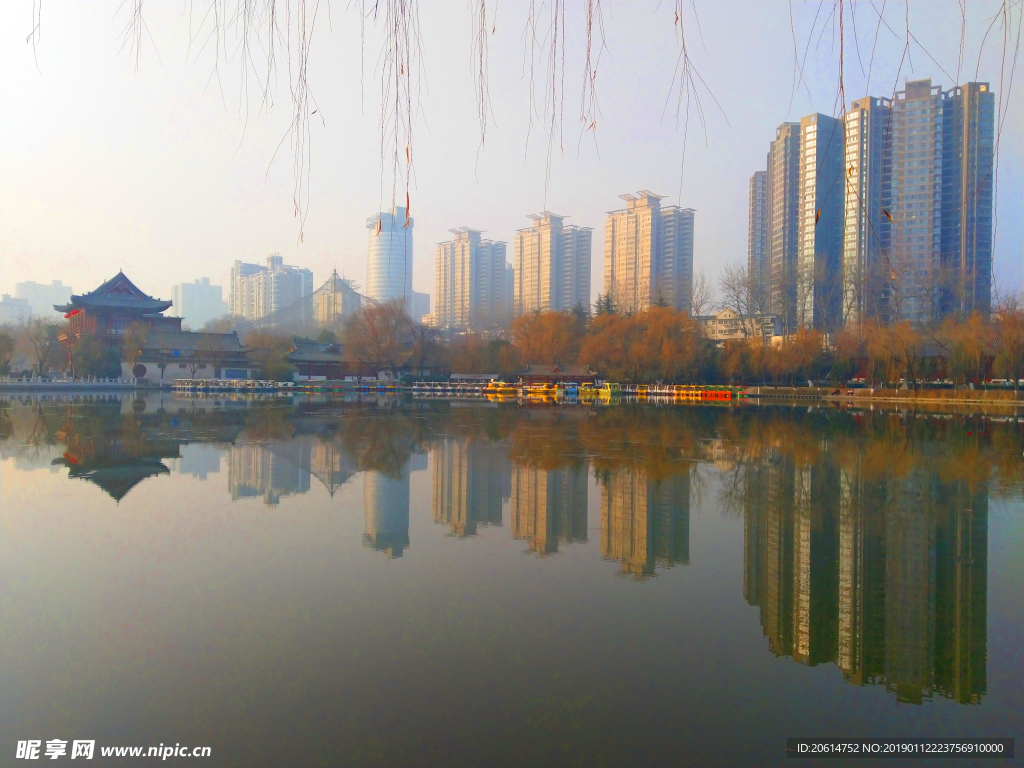 美丽的公园湖泊风景