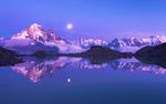 美丽的高原湖泊风景图