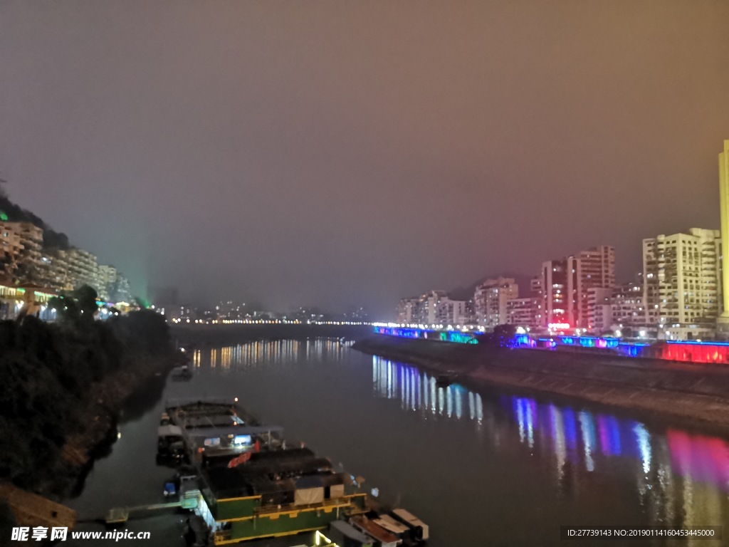 寒江夜色