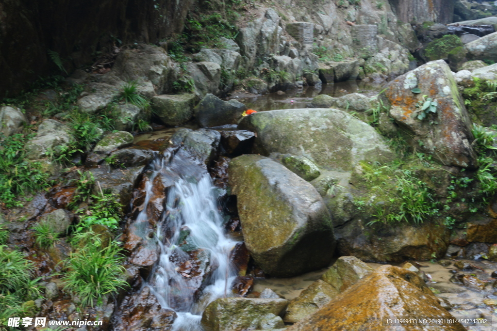 水  流水  石头  小溪