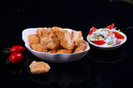 盐酥鸡加蔬菜沙拉