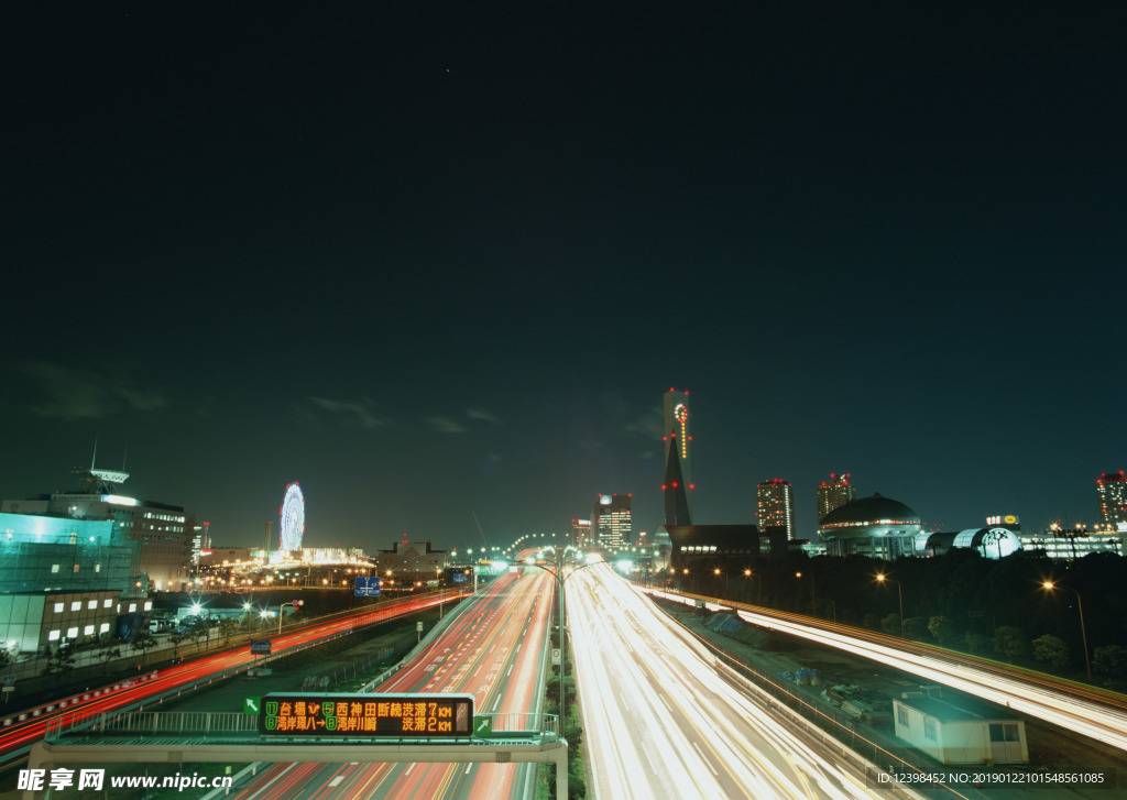 道路夜景