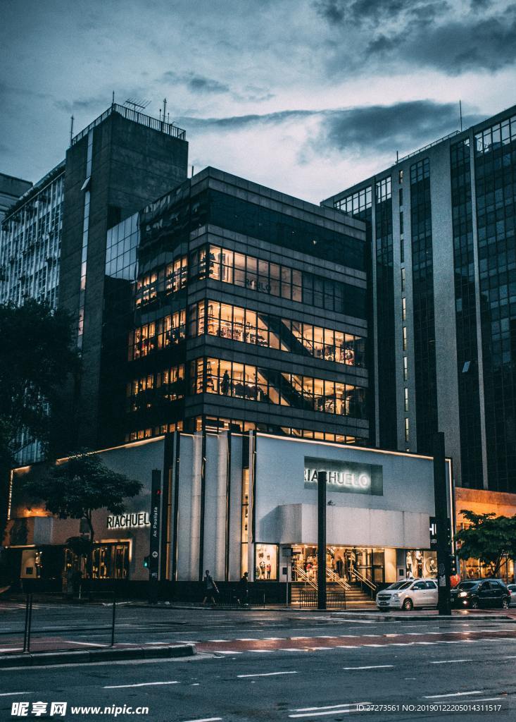 建筑夜景图