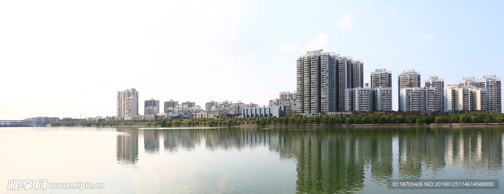 湖边建筑风景