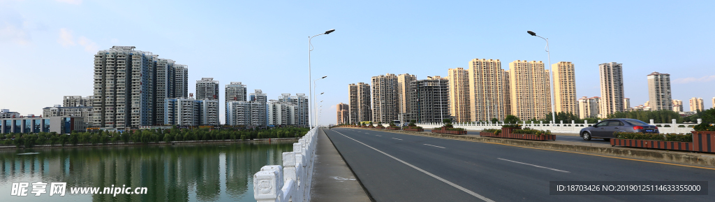 湖边建筑群