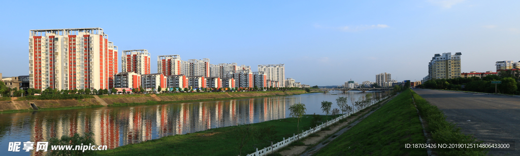 湖边建筑风景