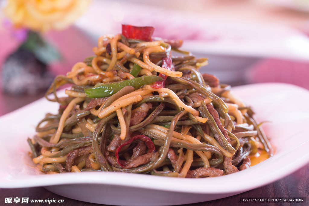 羊肉干豆角炒粉